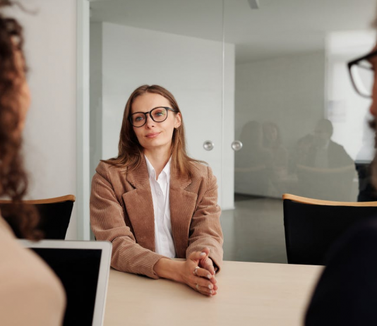 4 Ways to Land a Job After Graduating from College with Minimal Experience