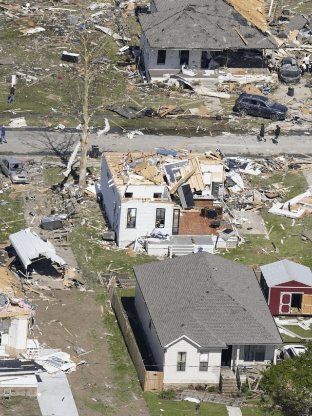 Residents survey damage in New Orleans area