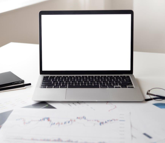 From Debt to Wealth: Strategies for Effective Personal Finances Feels cloud hanging over your head if you are dealing with debt