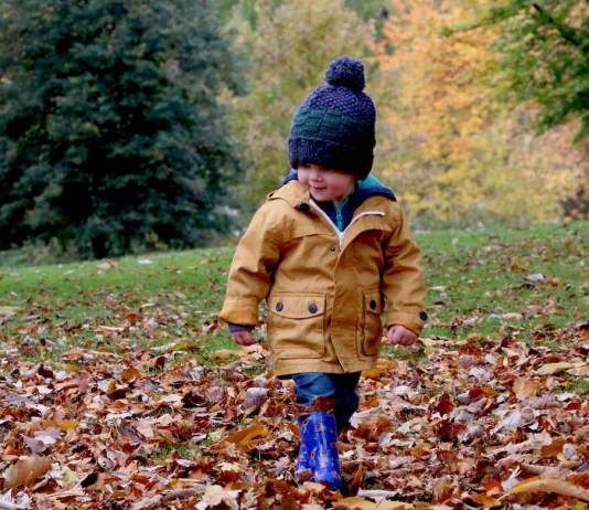 7 Fun-Filled Fall Activities for the Whole Family Cute baby girl