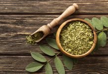 Kratom’s Impact on the Opioid Epidemic Natural crushed green leaves